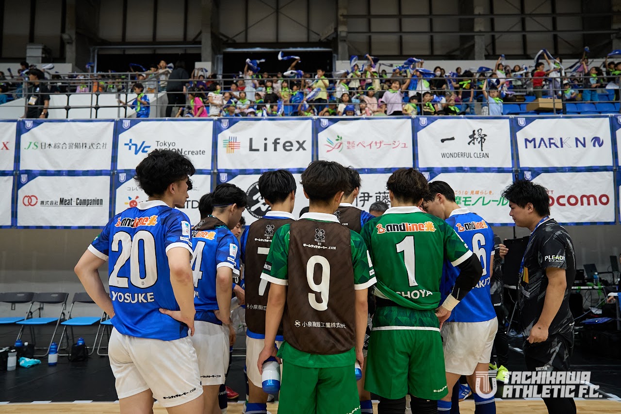 男子チーム プレー中